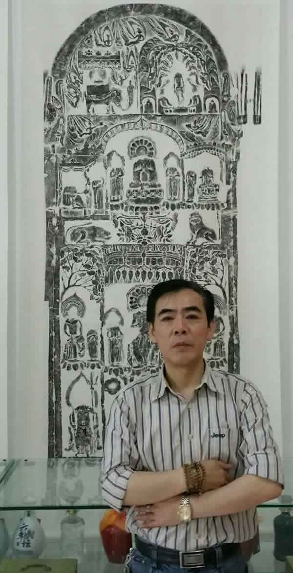 在汉画石拓片前